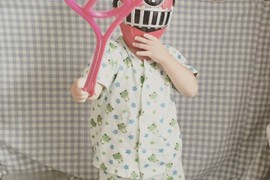 百元商店爆紅的《魔法少女棉被拍》到底是家事用具還是COSPLAY道具? 百元商店爆紅的《魔法少女棉被拍》到底是家事用具還是COSPLAY道具?