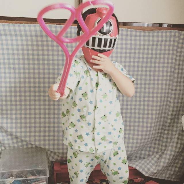 百元商店爆紅的《魔法少女棉被拍》到底是家事用具還是COSPLAY道具? 百元商店爆紅的《魔法少女棉被拍》到底是家事用具還是COSPLAY道具?