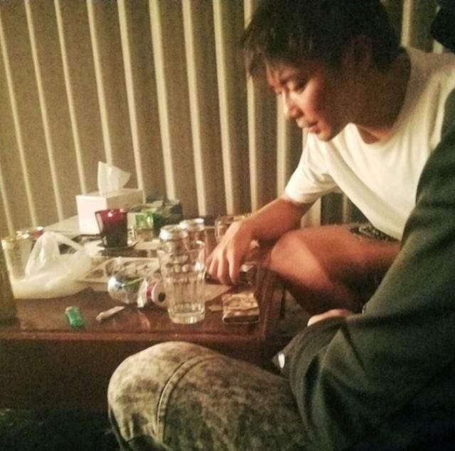 《成宮寬貴吸毒疑惑》網友解密白色粉末的真相其實是知育菓子!? 《成宮寬貴吸毒疑惑》網友解密白色粉末的真相其實是知育菓子!?