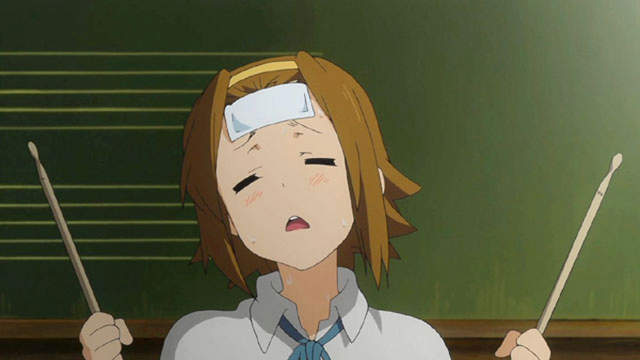 宣導很多次的《同人展防中暑對策》整罐冰塊到底怎麼喝……