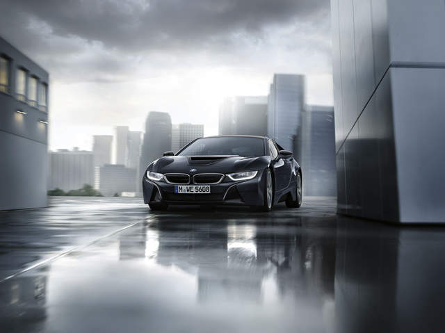 期間限定《BMW i8 Protonic Dark Silver Edition》巴黎秀新衣 期間限定《BMW i8 Protonic Dark Silver Edition》巴黎秀新衣