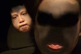 沒事別亂玩《手機畫面出現不明人臉》玩完後怒砍app了...... 沒事別亂玩《手機畫面出現不明人臉》玩完後怒砍app了......