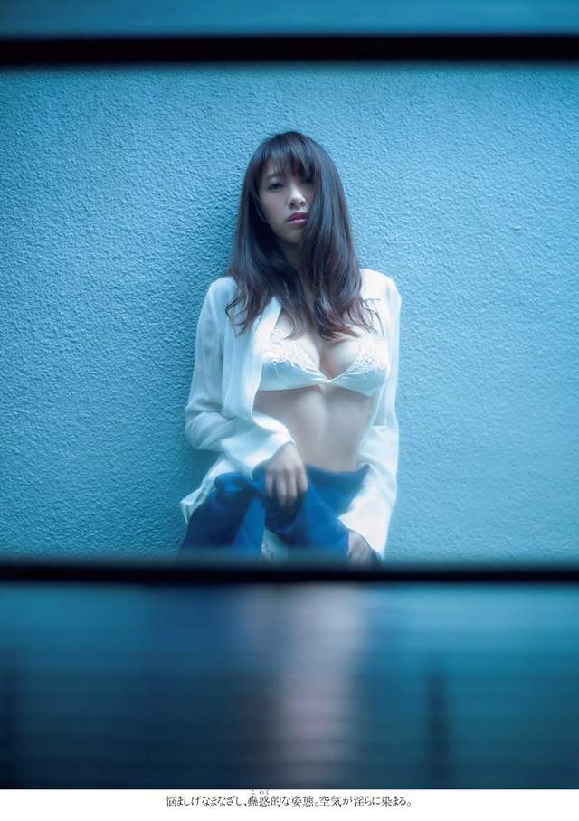 《染谷有香的寫真夜現場》寫真界的峰不二子果然夠雄偉 《染谷有香的寫真夜現場》寫真界的峰不二子果然夠雄偉