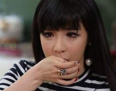 朴春一句話暗示《2NE1即將回歸》?希望不是猜測而是真的啊啊啊 朴春一句話暗示《2NE1即將回歸》?希望不是猜測而是真的啊啊啊