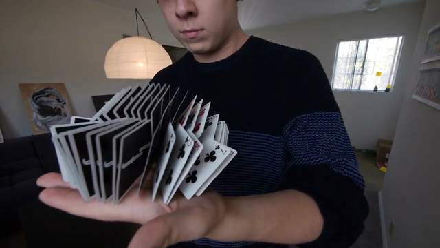 撲克牌《花式洗牌高手》Zach Mueller 夯到日本拍信用卡廣告 撲克牌《花式洗牌高手》Zach Mueller 夯到日本拍信用卡廣告