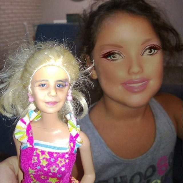 《娃娃與小孩互換五官》天啊～超驚悚的...