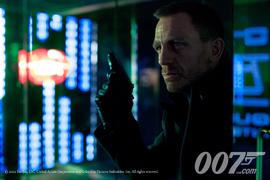 《007空降危機》插曲 一副手套怎麼搞得劇組人仰馬翻? 《007空降危機》插曲 一副手套怎麼搞得劇組人仰馬翻?