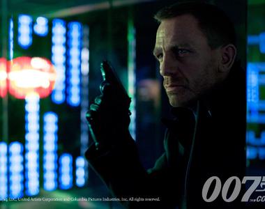 《007空降危機》插曲 一副手套怎麼搞得劇組人仰馬翻? 《007空降危機》插曲 一副手套怎麼搞得劇組人仰馬翻?