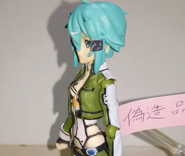 受害網友分享《盜版figma可動公仔開箱》仿冒技術未免太爛了…… 受害網友分享《盜版figma可動公仔開箱》仿冒技術未免太爛了……