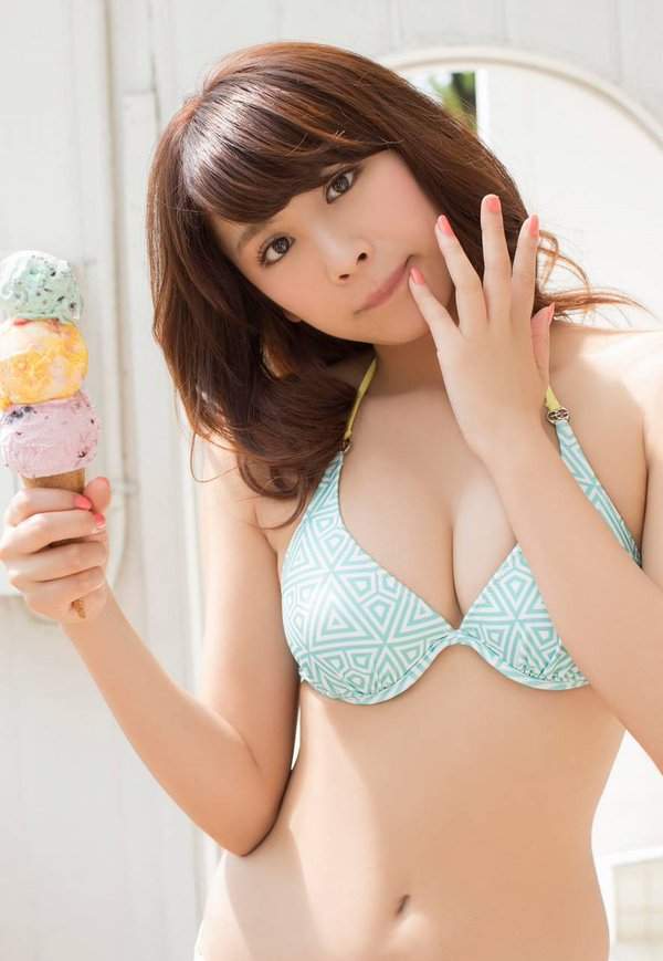 《爆乳三劍客》2016年日本週刊雜誌的胸器女孩寫真 《爆乳三劍客》2016年日本週刊雜誌的胸器女孩寫真