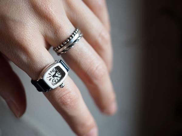 戒指與手錶結合《手指錶moco》用這迷你小道具看時間超可愛❤ 戒指與手錶結合《手指錶moco》用這迷你小道具看時間超可愛❤