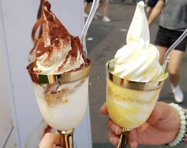 弘大話題甜點《高腳杯提拉米蘇冰淇淋》直接乾一杯豪邁喝下~ 弘大話題甜點《高腳杯提拉米蘇冰淇淋》直接乾一杯豪邁喝下~