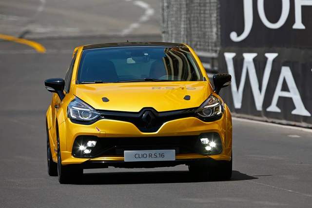 馬力275匹《Renault Clio R.S. 16》開上F1賽道的熱血概念 馬力275匹《Renault Clio R.S. 16》開上F1賽道的熱血概念
