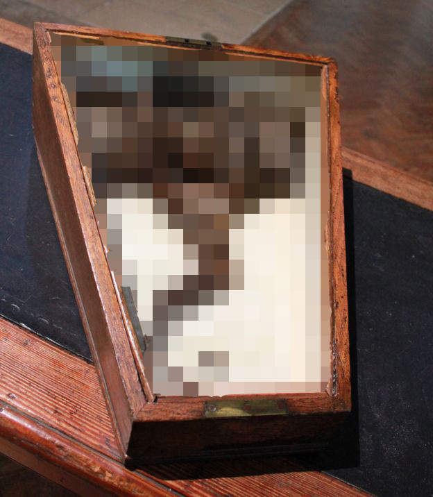 考古疑雲《只有頭髮的棺材》那其他的部分到哪去了...... 考古疑雲《只有頭髮的棺材》那其他的部分到哪去了......