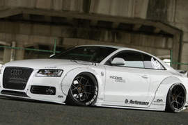 Liberty Walk改造《Audi A5 Coupe》霸氣勁裝S5也能一起穿 Liberty Walk改造《Audi A5 Coupe》霸氣勁裝S5也能一起穿