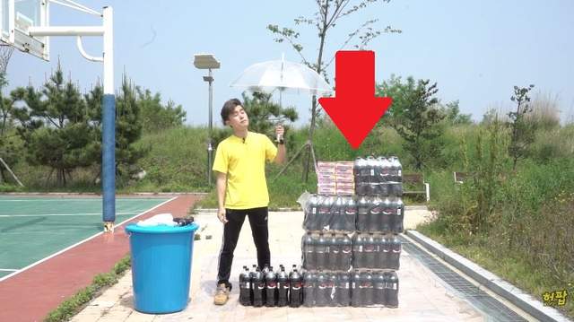 網友實驗《100條曼陀珠倒入100瓶可樂中》結果跟想像中不一樣？