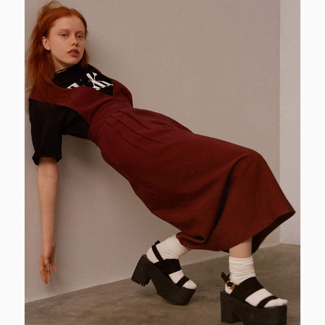 《無法判斷衣長的網拍》拜託模特兒可以站好來嗎www 《無法判斷衣長的網拍》拜託模特兒可以站好來嗎www