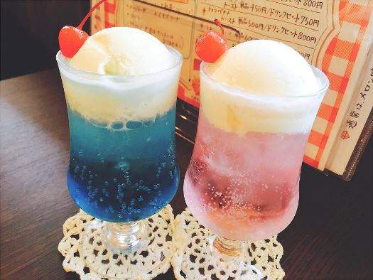 復古少女夢《七色寶石冰淇淋蘇打》帶你回到昭和年代的清涼限定飲品♡