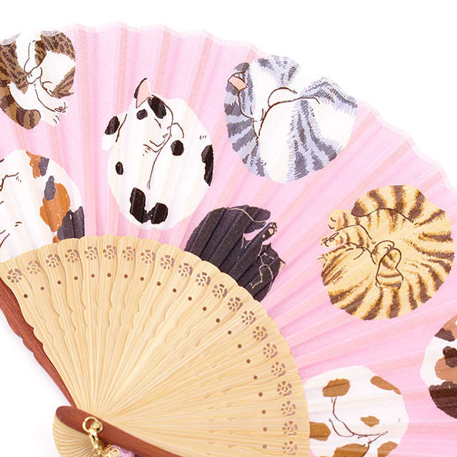 夏日必備《夢幻可愛涼扇》新京清堂推出貓咪鳥兒啾啾還有宇宙扇～