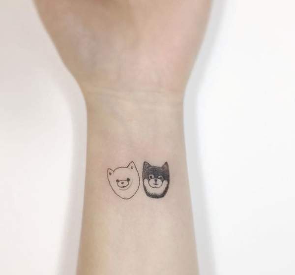 韓國《極簡迷你刺青》宇宙行星也可以放進你的耳朵裡 - 圖片10