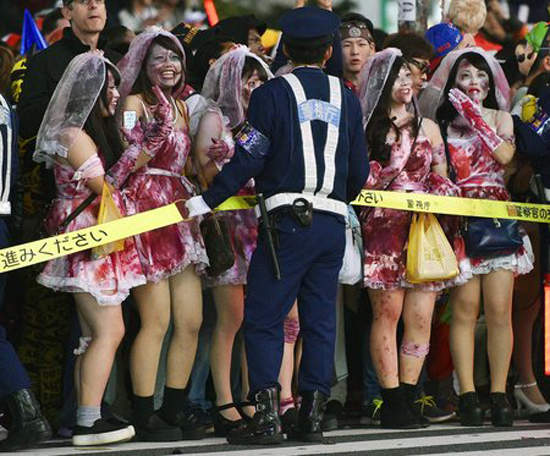 《日本人討厭萬聖節的5個理由》光看澀谷的混亂狀況就足以說明一切... 《日本人討厭萬聖節的5個理由》光看澀谷的混亂狀況就足以說明一切...