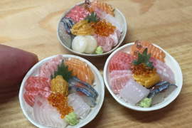 超正海鮮丼但是《不能吃的微型美食》神手用黏土做的啦~ 超正海鮮丼但是《不能吃的微型美食》神手用黏土做的啦~