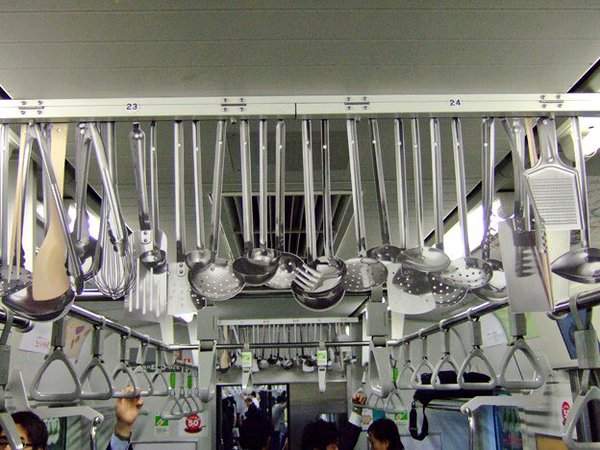 日本《創意車廂廣告》小小的廣告大大的創意 日本《創意車廂廣告》小小的廣告大大的創意