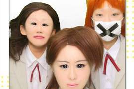 逼真扮醜COSPLAY《蠟筆小新埼玉紅蠍子隊》說她們醜是最大的讚美…… 逼真扮醜COSPLAY《蠟筆小新埼玉紅蠍子隊》說她們醜是最大的讚美……
