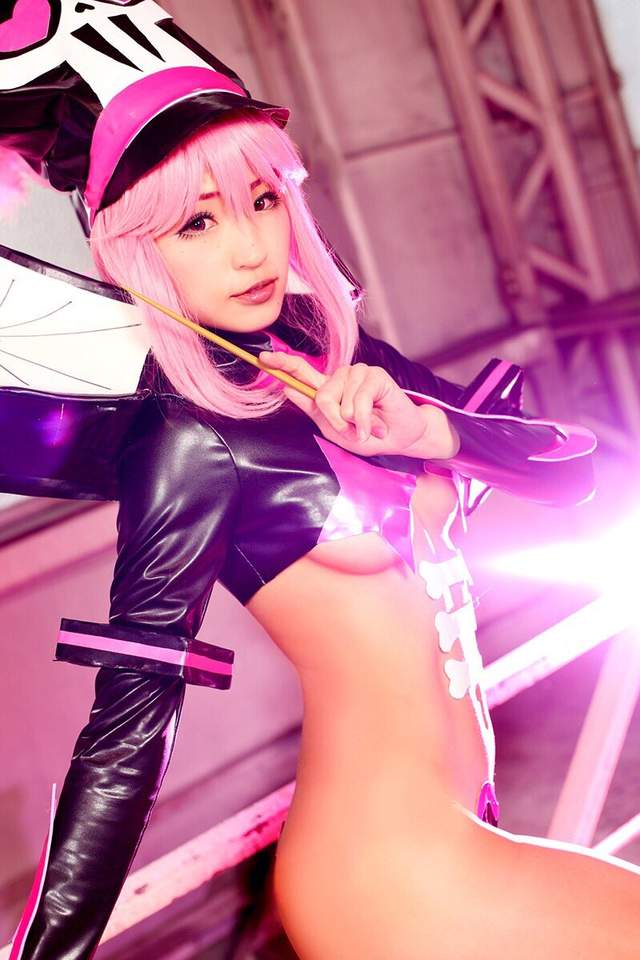 《蛇崩乃音的外露南半球》日本Coser「茶々」超到位的極制服裝扮 《蛇崩乃音的外露南半球》日本Coser「茶々」超到位的極制服裝扮