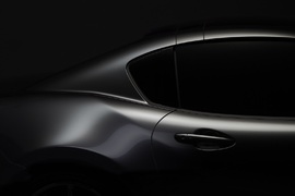 性感斜背《Mazda MX-5 RF》上空尤物硬起來 性感斜背《Mazda MX-5 RF》上空尤物硬起來