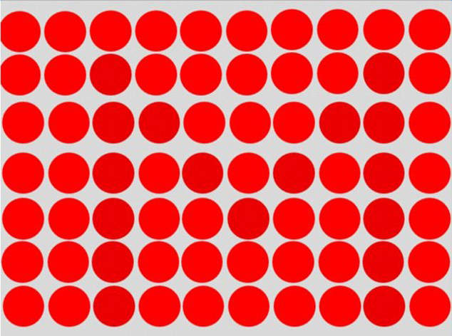 《測眼力考試》點點裡的字母你看到了嗎？