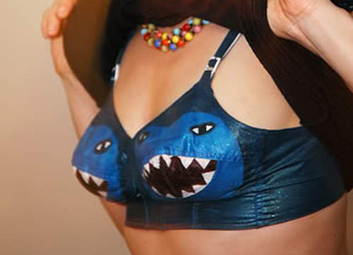 《不洗胸罩的後果》感覺越不清洗越到後面越嚴重耶  《不洗胸罩的後果》感覺越不清洗越到後面越嚴重耶