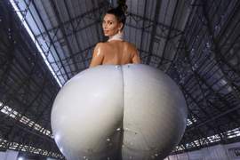 《全球最大飛空艇》網路上爆紅的「Airlander 10」其實有個髒髒的原因 《全球最大飛空艇》網路上爆紅的「Airlander 10」其實有個髒髒的原因