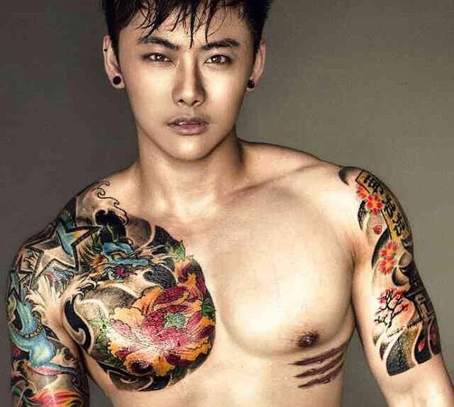 大肌肌天菜好養眼但她曾是女的《跨性帥哥JYB》這胸肌這腹肌不科學啊prpr… 大肌肌天菜好養眼但她曾是女的《跨性帥哥JYB》這胸肌這腹肌不科學啊prpr…