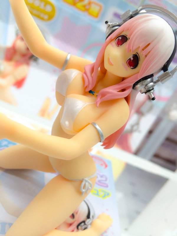 研究《扁乳索尼子公仔》的用法？搞百合果然最美好……