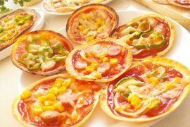 《水餃皮比薩》送進烤箱15分鐘即可完成的小不點美食 《水餃皮比薩》送進烤箱15分鐘即可完成的小不點美食