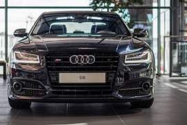 馬力605匹《Audi S8 Plus》碳黑新衣上身超殺氣 馬力605匹《Audi S8 Plus》碳黑新衣上身超殺氣