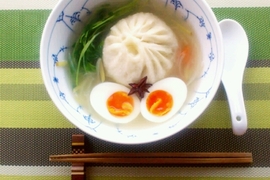 《湯肉包》沖泡後也很美味的包子料裡 《湯肉包》沖泡後也很美味的包子料裡