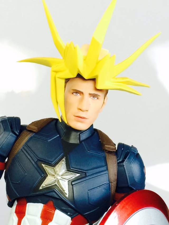 髮型才是本體的《Figma闇武藤遊戲可動公仔》法老王果然很會抓頭髮……