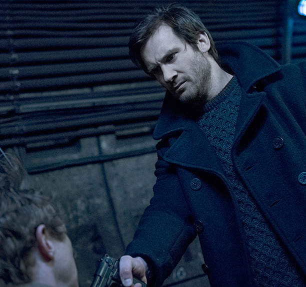 《即刻救援》影集預告 根本天煞孤星 一登場就剋死妹妹...