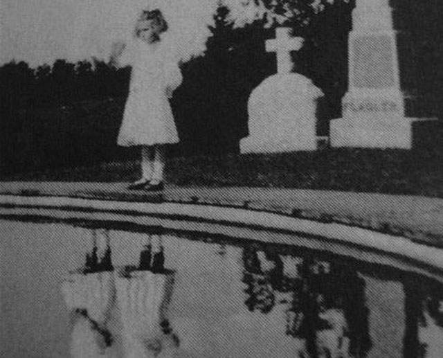 《戳破假照片》小說插畫怎麼就變靈異照片了...