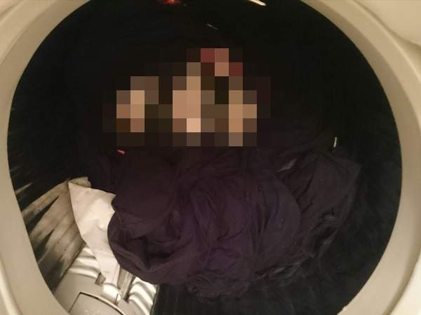 《打開洗衣機的瞬間》這件讓人減壽的T恤彷彿就在等著被看見(´◉‿◉;) 《打開洗衣機的瞬間》這件讓人減壽的T恤彷彿就在等著被看見(´◉‿◉;)