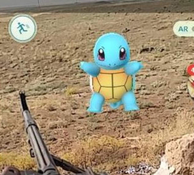 《Pokemon Go轟動世界》連特種部隊跟警察也都淪陷了(•̀ω•́ )ゝ✧  《Pokemon Go轟動世界》連特種部隊跟警察也都淪陷了(•̀ω•́ )ゝ✧
