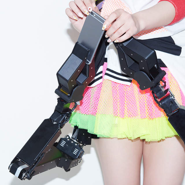 《機械臂絕對領域》機械人與裙底的完美結合 《機械臂絕對領域》機械人與裙底的完美結合