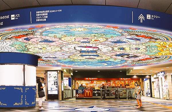 《三丽鸥彩虹乐园》的多摩中心站 满满三丽鸥