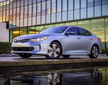 《Kia Optima Plug-in Hybrid》插電身手更持久 《Kia Optima Plug-in Hybrid》插電身手更持久
