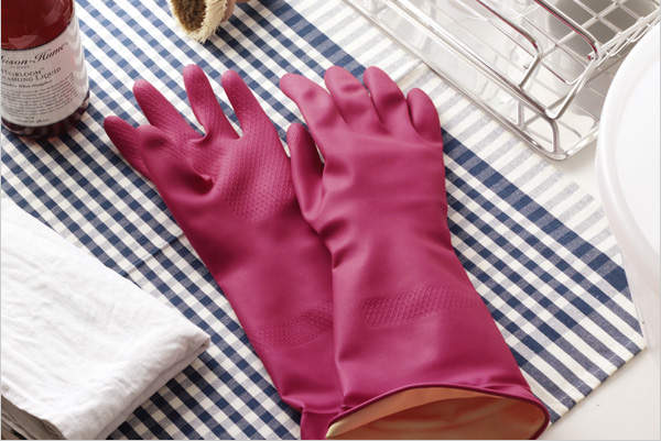 《塑膠手套再利用》不小心破洞了別擔心還有這招喔 《塑膠手套再利用》不小心破洞了別擔心還有這招喔