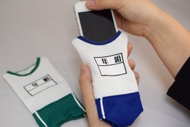 散發變態氣息《手機專用運動服轉蛋》馬上就被改造成公仔衣服了…… 散發變態氣息《手機專用運動服轉蛋》馬上就被改造成公仔衣服了……