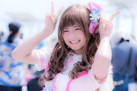 灰姑娘女孩《COSPLAY走光露毛風波》這位COSER應對的EQ真是高…… 灰姑娘女孩《COSPLAY走光露毛風波》這位COSER應對的EQ真是高……