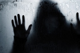 都市傳傳說《陌生人以及牆上的筆跡》發現有人看著你還非常的火真的是一件很恐怖的事 都市傳傳說《陌生人以及牆上的筆跡》發現有人看著你還非常的火真的是一件很恐怖的事